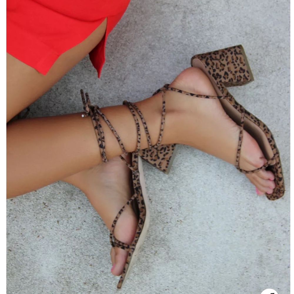 Urban Outfitters Leopard Strappy Sandals - Picture 4 of 7